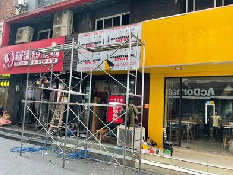 常宁制作广告招牌如何避免它发黄？